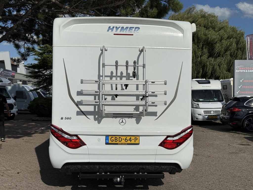 47332377-23.jpg